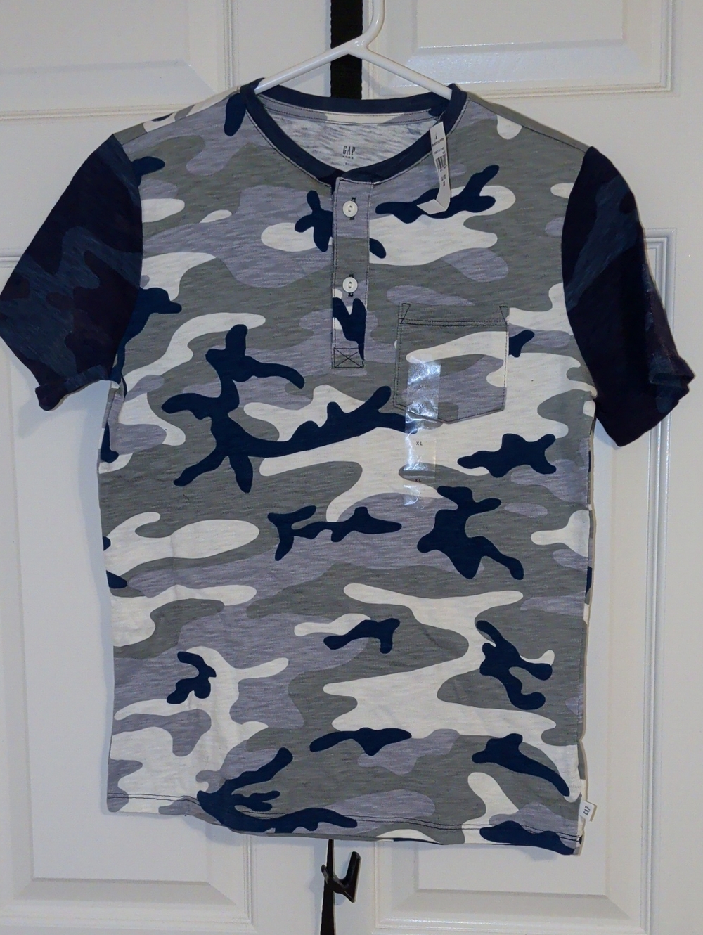 GAP Boy’s Navy Blue & Gray Camo Henley Pocket Tee